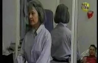 xxx 画婊子用水管工改变了她丈夫的家